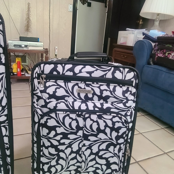 Luggage set - Picture 3 of 11